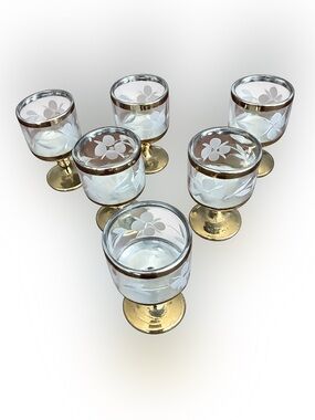 * Vintage Russian Etched Cordial Glasses Set petina Rim and base Floral Stemware